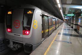 Photo of Delhi: Delhi METRO 15 अगस्त को सुबह चार बजे से चलेगी मेट्रो,स्टेशन पर जाने के लिए प्रमाण पत्र होना  जरूरी.