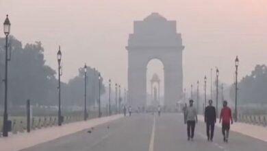 Photo of दिल्ली में छाई धुंध, ‘खराब’ श्रेणी में पहुंचा AQI