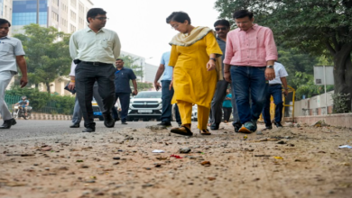 Photo of गड्ढा मुक्त होंगी दिल्ली की सभी सड़कें, सीएम आतिशी मंत्रियों समेत सड़कों पर उतरीं