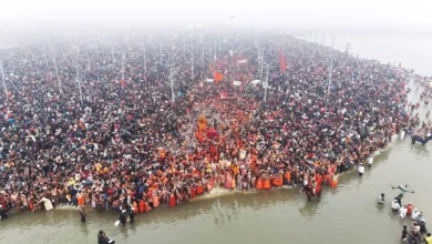 Photo of प्रयागराज में महाकुंभ का आज तीसरा दिन, लाखों श्रद्धालु संगम में डुबकी लगाने पहुंचे