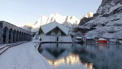 Photo of हेमकुंड साहिब यात्रा के लिए सोमवार से शुरू हुई हेली सेवा की टिकट बुकिंग, पहले ही दिन इतने लोगों ने खरीदे टिकट