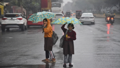 Photo of दिल्ली-एनसीआर में बदला मौसम का मिजाज… कई इलाकों में बूंदाबांदी, लोगों को गर्मी से मिली राहत