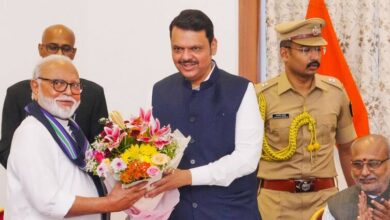 Photo of  CM देवेंद्र फडणवीस ने बताया छगन भुजबल को ‘OBC की आवाज’, कांग्रेस बोली- ‘वॉशिंग मशीन में धुलकर अब…’