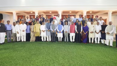 Photo of दुनिया में पाकिस्तान की पोल खोलकर लौटे डेलीगेशन से मिले PM मोदी, सामने आईं तस्वीरें