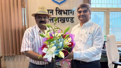 Photo of उत्तराखंड: समीर सिन्हा बनाए गए वन विभाग चीफ, IFS धन्नजय मोहन ने लिया वीआरएस
