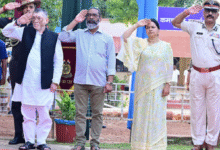 Photo of झारखण्ड : शहीद सत्यवान सिंह को अंतिम सलाम, राज्यपाल व मुख्यमंत्री ने दी श्रद्धांजलि