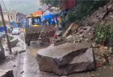 Photo of उत्तराखंड में बारिश का कहर, बद्रीनाथ-केदारनाथ हाईवे भूस्खलन के कारण बंद, कई जगह फंसे श्रद्धालु