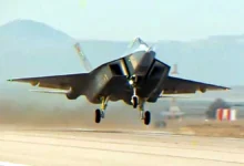 Photo of 2,200 KM/Hr की स्पीड, 10,000 Kg हथियारों के साथ PAK तैनात कर रहा 5th जेनरेशन स्टेल्थ लड़ाकू विमान… भारत के लिए कितना खतरा?
