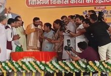 Photo of दिल्ली की सीएम रेखा गुप्ता पहुंची जुलाना: मंच पर केक काटकर मनाया जन्मदिन