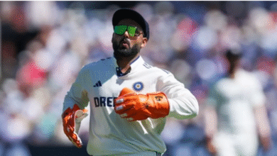 Photo of Rishabh Pant ने बढ़ाई भारतीय टीम की टेंशन, दूसरे दिन भी मैदान पर नहीं उतरे
