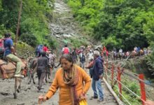 Photo of उत्तराखंड में भारी बारिश का कहर: बद्रीनाथ हाईवे बंद, हिमनी-बलाण सड़क अवरुद्ध, सोनप्रयाग में रोके गए यात्री
