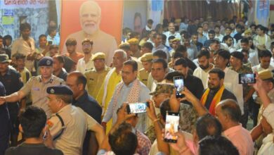 Photo of सीएम भजनलाल शर्मा ने पत्नी के साथ किए श्रीनाथजी के दर्शन