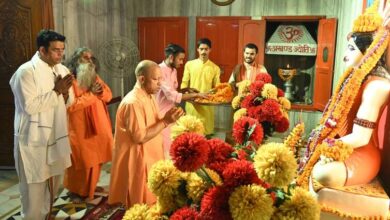 Photo of गोरखपुर न्यूजः सीएम योगी ने मानसरोवर मंदिर में की भगवान शिव की आराधना, प्रदेशवासियों के खुशहाली की प्रार्थना