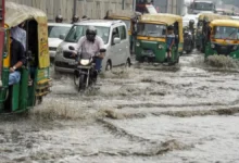 Photo of राजस्थान में रेल की पटरियां जलमग्न, सड़कें भी धसीं, अभी कई जिलों में और होगी बारिश, जारी हुआ अलर्ट