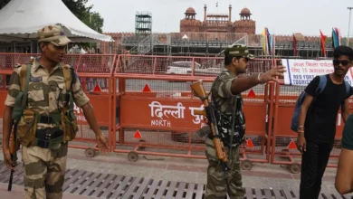 Photo of दिल्ली में स्वतंत्रता दिवस पर सुरक्षा सख्त, लाल किले के आसपास पक्षियों को दाना खिलाने पर रोक