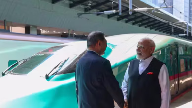 Photo of जापान में बुलेट ट्रेन की सवारी पर निकले PM मोदी और शिगेरु इशिबा, मोदी सैन वेलकम के नारों के साथ लोगों ने किया स्वागत