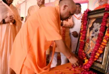 Photo of जन्माष्टमी पर मथुरा पहुंचे CM योगी आदित्यनाथ, श्रीकृष्ण जन्मभूमि मंदिर में की पूजा-अर्चना