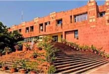 Photo of Delhi: JNU में प्रोफेसर को नौकरी से हटाया तो मचा बवाल, टीचर्स ने कुलपति के खिलाफ खोला मोर्चा