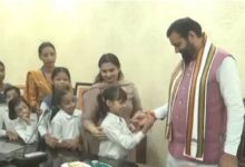 Photo of भाई की कलाई पर सजा बहन का प्यार, सीएम सैनी ने भी बंधवाई राखी; बच्चियों ने बांधा रक्षासूत्र