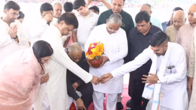 Photo of Delhi: लालकिला मैदान में 67वीं रामलीला के लिए हुआ भूमि पूजन, नेहरू से लेकर राजीव गांधी तक बन चुके हैं साक्षी