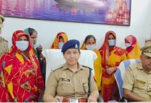Photo of वाराणसी : भक्ति धाम में चोरी करने वाली छह महिलाएं अरेस्ट