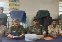Photo of झारखंड :  हथियारों संग पीएलएफआई के चार उग्रवादी गिरफ्तार