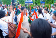 Photo of ‘संविधान की दुहाई देने वालों के हाथों में तिरंगा क्यों नहीं?’ तिरंगा यात्रा में बोलीं CM रेखा गुप्ता