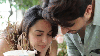 Photo of बेटी के जन्म के बाद Kiara Advani ‘मम्मा’ नाम का पेंडेंट पहनकर हुईं इमोशनल