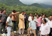 Photo of उधमपुर:  सांसद जुगल किशोर ने गांव सरना में भूस्खलन क्षेत्र का दौरा किया