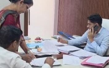 Photo of हरियाणा: सीएम सैनी फ्लाइंग की टीम ने जन स्वास्थ्य विभाग के कार्यालय पर दी दस्तक