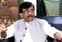 Photo of ‘पैर लड़खड़ाने लग गए हैं’, डिप्टी CM एकनाथ शिंदे के दिल्ली दौरे पर संजय राउत ने कसा तंज