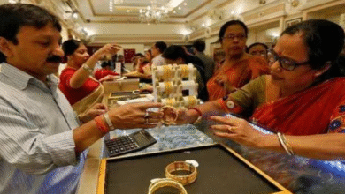 Photo of भारत में सवा लाख तो पाकिस्तान में 3.5 लाख रुपये पहुंचे सोने के रेट