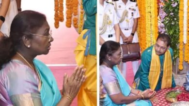 Photo of तीन दिनों के दौरे पर गुजरात पहुंचीं राष्ट्रपति द्रौपदी मुर्मु