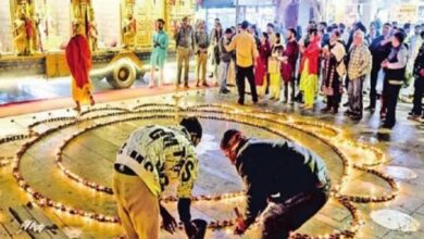 Photo of बदलाव की बयार… श्रीनगर के लाल चौक पर दीपों और फूलों से सजा राम दरबार