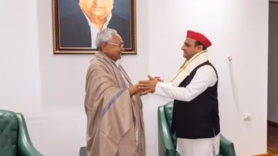 Photo of बिहार CM को अखिलेश यादव ने दिलाई पुराने दिनों की ‘याद’, 2 तस्वीरें साझा कर दी स्पेशल बधाई