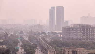 Photo of नोएडा में सर्दी के साथ हवा में बढ़ा प्रदूषण, सांस लेना हुआ मुश्किल, AQI खराब श्रेणी में पहुंचा