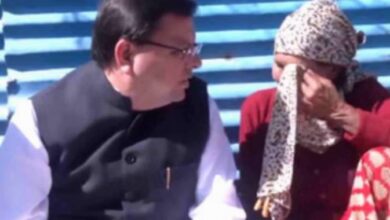 Photo of इगास पर्व पर सीएम धामी पहुंचे रुद्रप्रयाग: आपदा प्रभावितों के साथ बिताया समय