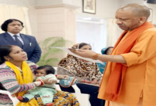Photo of मासूम की जिंदगी बचाने को आगे आए CM योगी आदित्यनाथ, मां की गुहार पर शुरू कराया इलाज