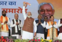 Photo of पीएम ने फिर लहराया गमछा, सांस्कृतिक जुड़ाव ने बढ़ाई भीड़ की ऊर्जा