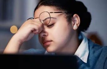 Photo of आंखों के स्ट्रेस को 10 मिनट में कैसे करें दूर, आजमाएं ये 5 पावरफुल एक्सरसाइज