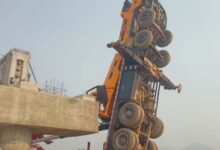 Photo of मध्य प्रदेश: ओवरब्रिज निर्माण के दौरान 70 टन का गार्डर गिरा