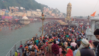 Photo of हरिद्वार में उमड़ा आस्था का सैलाब, हरकी पैड़ी पर श्रद्धालुओं ने लगाई पावन डुबकी
