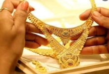 Photo of 2500 रुपया महंगा हुआ 18 कैरेट का सोना, 22 और 24 कैरेट की भी बढ़ी कीमत; 2.11 लाख पर पहुंची चांदी