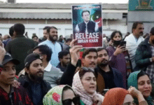 Photo of इमरान खान को सजा सुनाने के खिलाफ PTI कार्यकर्ताओं का प्रदर्शन
