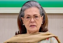 Photo of सोनिया गांधी और दिल्ली पुलिस को नोटिस, बिना नागरिकता के वोटर लिस्ट में नाम पर एक्शन