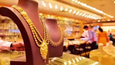 Photo of Gold Price Today: सोने की कीमतों में तूफानी तेजी, जानें 26 दिसंबर को सोना खरीदने के लिए कितना करना होगा खर्च
