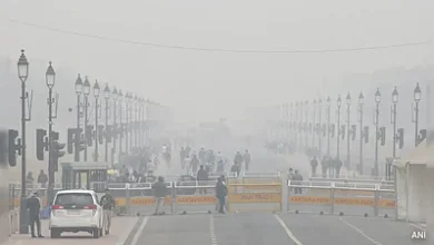 Photo of Delhi Pollution: दिल्ली में चारों तरफ जहरीली हवा और धुंध की चादर, राजधानी में AQI ने तोड़े खतरे के सारे रिकॉर्ड
