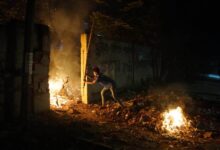 Photo of बांग्लादेश में कट्टरपंथियों ने हिंदुओं के घर जलाए, सनसनीखेज वीडियो में दिखा खौफनाक मंजर