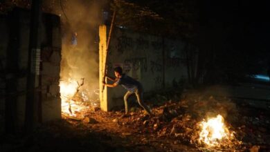 Photo of बांग्लादेश में कट्टरपंथियों ने हिंदुओं के घर जलाए, सनसनीखेज वीडियो में दिखा खौफनाक मंजर