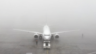 Photo of यूपी में कोहरे की मार: लंबी दूरी की ट्रेन-बसें हुईं घंटों लेट, स्टेशन पर ठिठुरते रहे लोग